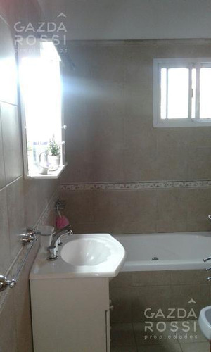 Propiedad A La Venta Apta Crédito Hipotecario En Barrio Malibú.