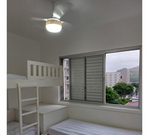 Confortável, Iluminado E Excelente Apartamento Na Praia De Pitangueiras, No Guarujá, 50 Metros Do Mar.