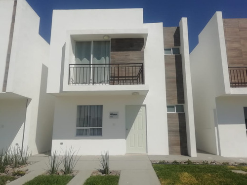 Casa En Venta En Fraccionamiento Arezzo, Torreon