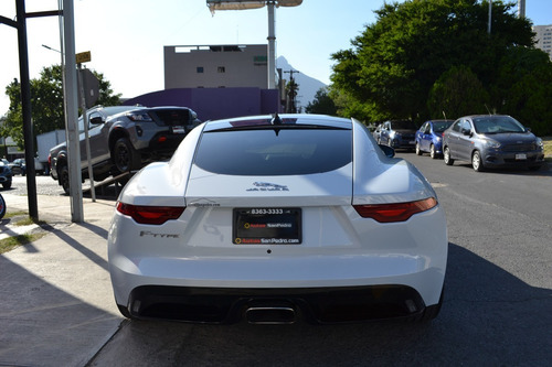 Imagen 6 de 10 de Jaguar F Type R Dynamic 300 Ps 2021