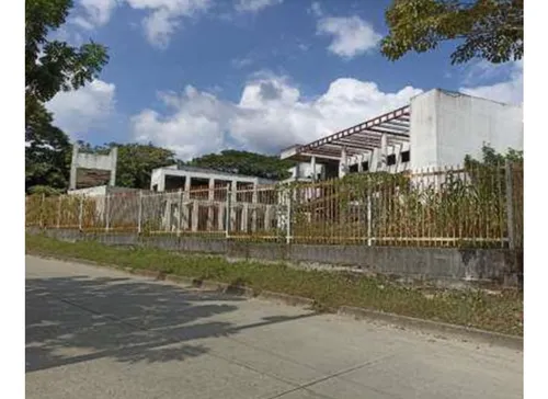 Se Vende Terreno Con Construcción Inconclusa, Sincelejo, Sucre