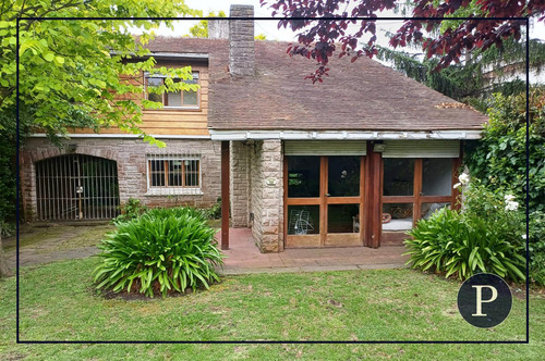 Chalet En Prestigioso Barrio Playa Grande