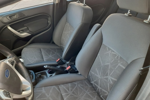 Ford Fiesta Kinetic Titanium *unico Dueño* Excelente Estado