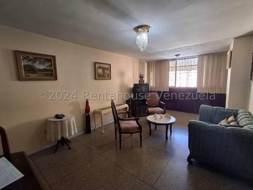 Apartamento En Venta En Urb. El Centro #25-14456 Rm
