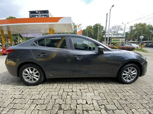 Mazda 3 2.0 Touring