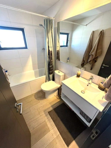 Departamento En Arriendo De 2 Dorm. En Las Condes