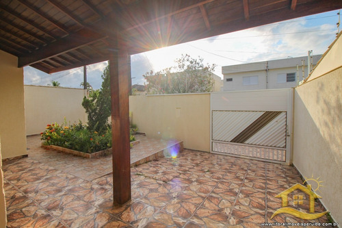 Casa No Bairro Em Peruíbe - Lcc-3809