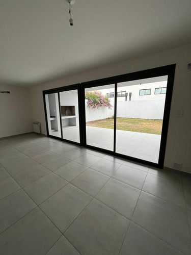 Dúplex En Venta De 3 Dormitorios En Greenville 2