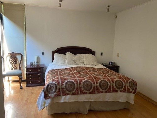 Casa En Venta De 4 Dormitorios En La Reina