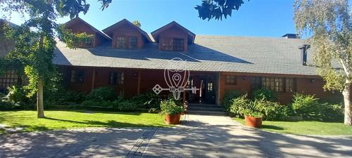 Casa En Venta De 5 Dorm. En Talagante