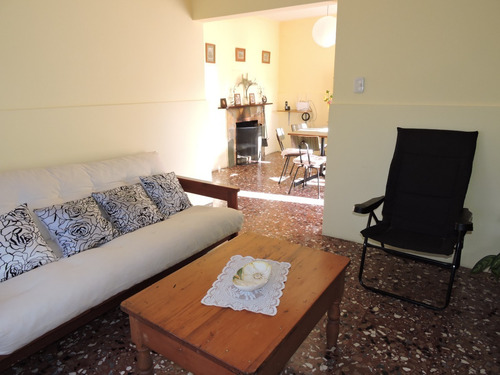 Imagen 5 de 12 de Vendo Casa De Dos Dormitorios En Calle Blanes Viale