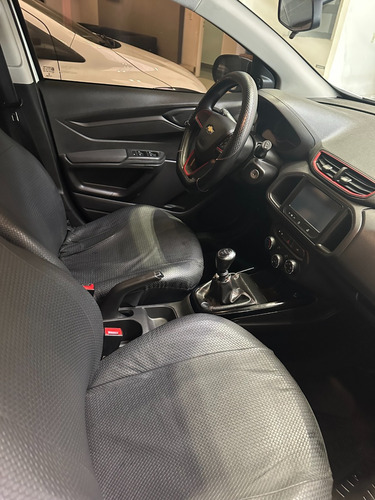 Imagen 13 de 17 de Chevrolet Onix 5puertas 1,4 Effect 2015 - Tm