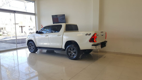 Toyota Hilux 2.8 Cd Srv 177cv 4x4 At