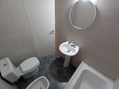 Imagen 12 de 15 de Oportunidad! Venta Dpto 2 Amb Reciclado. Macrocentro