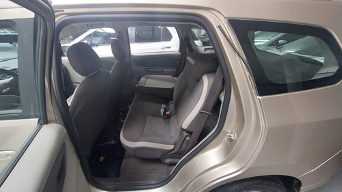 Imagen 11 de 14 de Chevrolet Spin 5p 1,8 Lt Pb Contado
