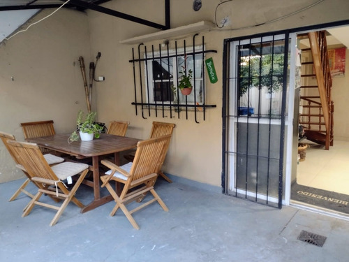 Casa En Venta 4 Ambientes +departamento En Haedo