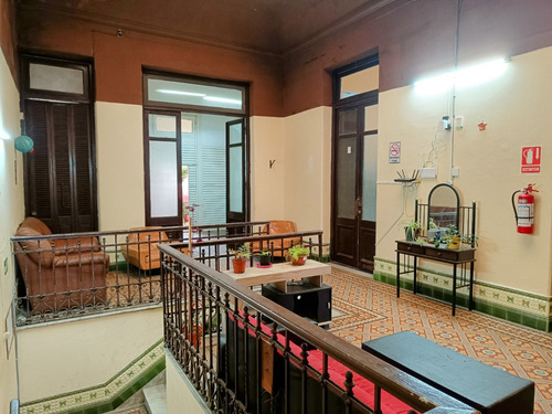 Habitación Individual Amplia Y Con Heladera Disponible En Hogar Estudiantil Zona Centro-b.sur!l
