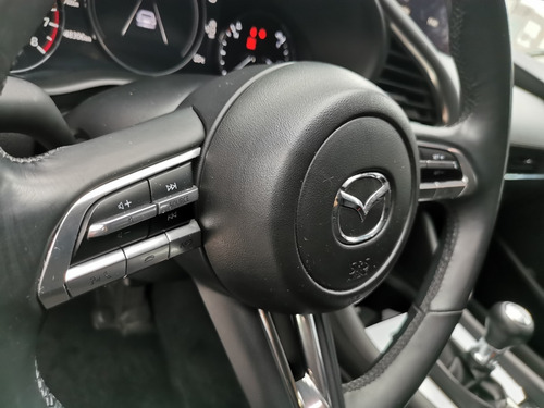 Imagen 4 de 14 de Mazda 3 Sedan Sport 7695