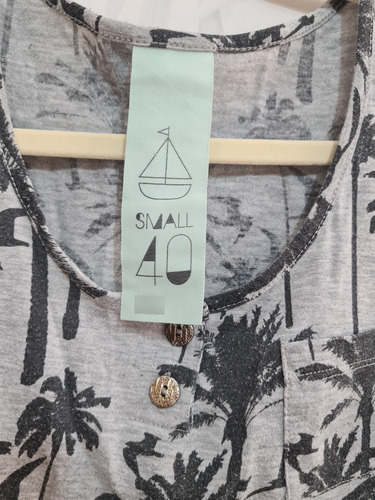 Remera-top Complot Palmeras, Talle S (Usado)