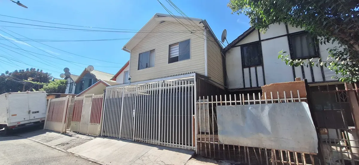 Imagen 1 de 18 de Acogedora Casa Familiar 4d+2b Y Est., Maipú (90355)
