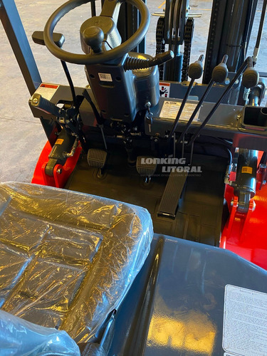 Imagen 8 de 13 de Autoelevador Lonking 2500 Kg Torre Triple 4,5 Mt Desplazador
