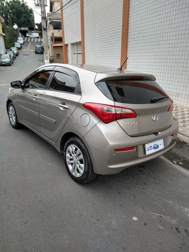 Imagem 6 de 15 de Hyundai Hb20 2016 1.0 Comfort Flex 5p