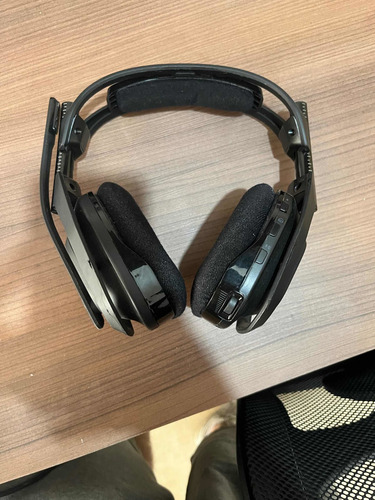 Imagen 2 de 10 de Auriculares Gamer Astro A50 + Base Y Caja