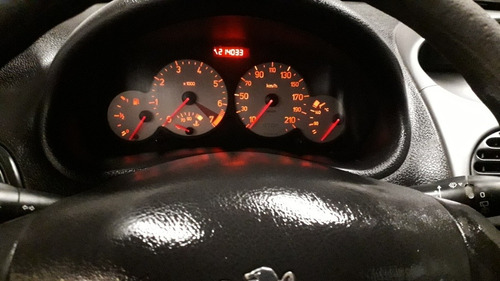 Peugeot 206 2002 1.6 Quiksilver