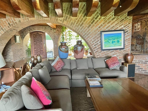 Casa En Condominio En El Lago En Bugambilias