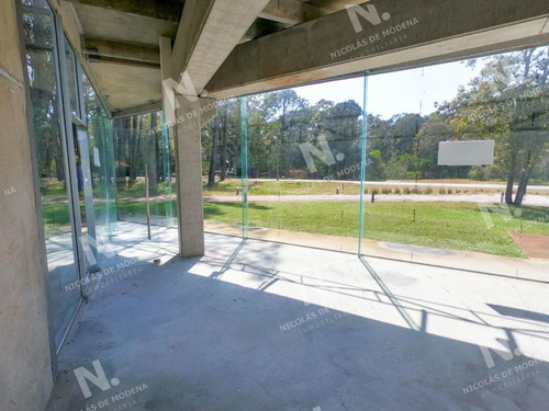 Imagen 4 de 6 de Hermoso Local En Venta En Solanas - Punta Ballena Solanas