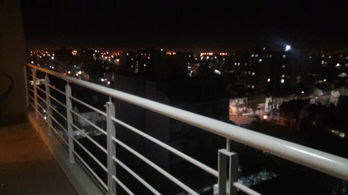 Dueño Directo Vende 2 Amplios Departamentos Con Vista Panorámica Y Cochera Cubierta. Apto Crédito. Excelente Ubicación En Moron A Pocas Cuadras Del Centro Comercial. Sin Comisión Inmobiliaria