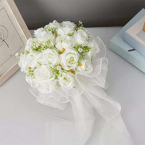 Z Un Ramo De Novia Con Ramo Para Centros De Mesa De Boda