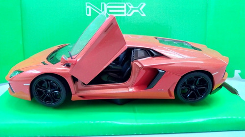 Lamborghini Aventador Lp 700-4 A Escala 1:24, 18cms De Largo