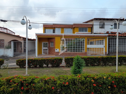 Casa En Villa Icabarú