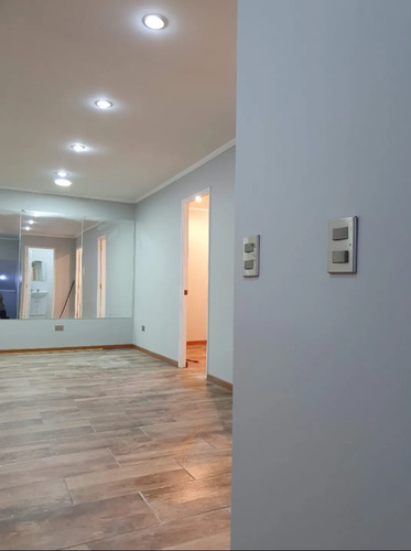 Local Comercial Y/o Oficina, Cercano A Metro Y Buses.