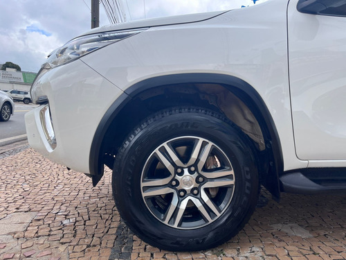 Toyota Hilux SW4 2.7 SRV 7 LUGARES 4X2 16V FLEX 4P AUTOMÁTICO