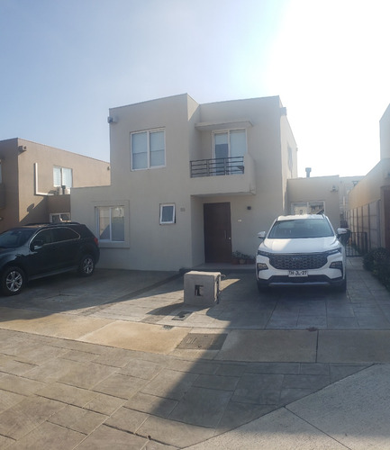 Casa Nueva En Arriendo, Laguna Del Sol.
