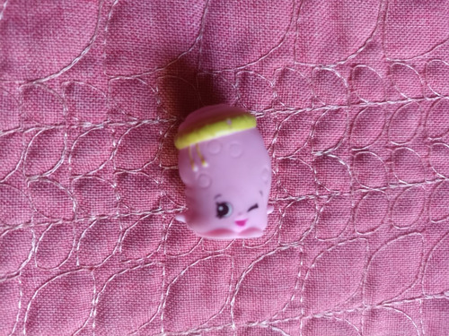 Shopkins Rosa Con Banda Amarilla (Usado)