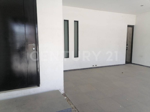 Casa En Renta En Col. La Encomienda En Escobedo Nuevo Leon