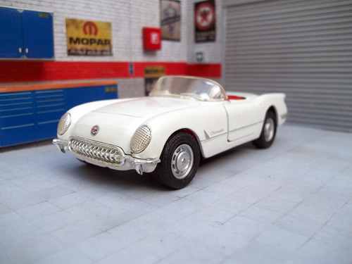 Chevrolet Corvette 1953 1/38 Maisto