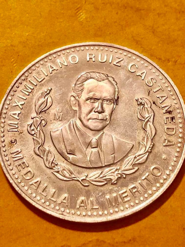 Medalla Plata Maximiliano Ruiz Castañeda Sector Salud 30 Año