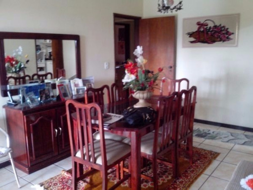 Casa Em Vila Nova Com 5 Dormitórios - Nk17726