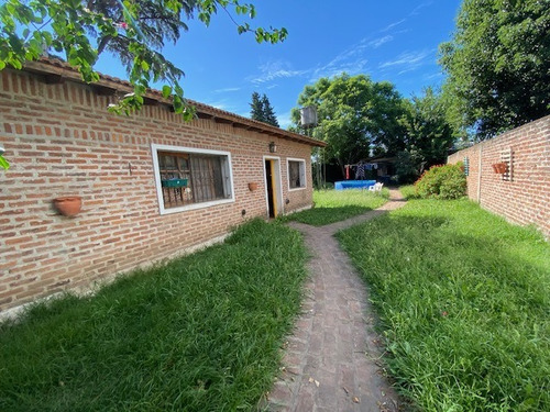 Imagen 7 de 12 de Venta- Casa De 3 Habitaciones Con Inmenso Jardin!