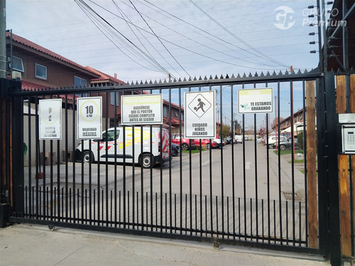 Casa En Venta De 3 Dorm. En Puente Alto
