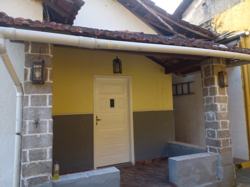 Casa 2 Qts Próximo A Praça Pasteur
