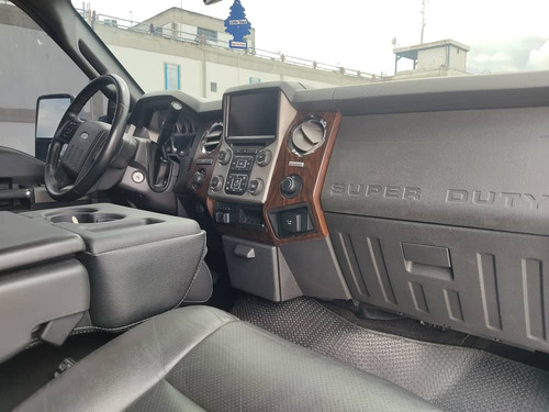 Imagen 9 de 10 de Ford F-250 Super Duty