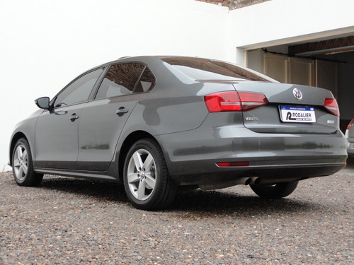 Imagen 6 de 13 de Volkswagen Vento Confortline Tsi