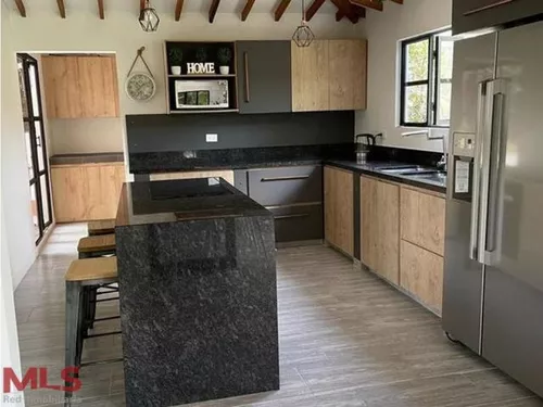 Encantadora Casa A 10 Min De Guatape(mls#239128)