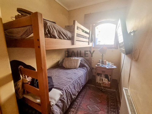 Casa En Venta De 5 Dorm. En Concón