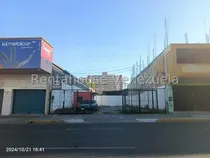 Comprar Terreno En Venta Barquisimeto Centro Codio 2  5  8  1  4  2  Mildred Excelente Terreno Con Una Muy Buena Ubicación Comercial , Ubicado En El Centro Oeste De La Ciudad . Ideal Para Ventas De Vehículos 